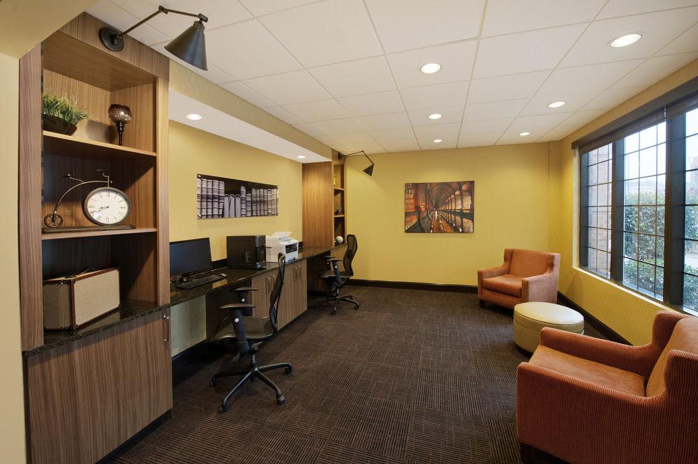 Holiday Inn Express Fredericksburg - Southpoint By Ihg Exterior foto