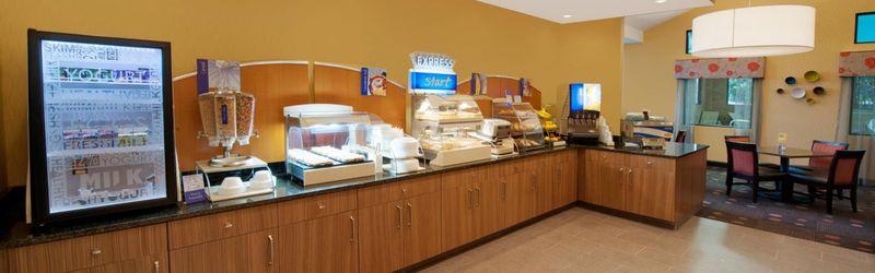 Holiday Inn Express Fredericksburg - Southpoint By Ihg Exterior foto