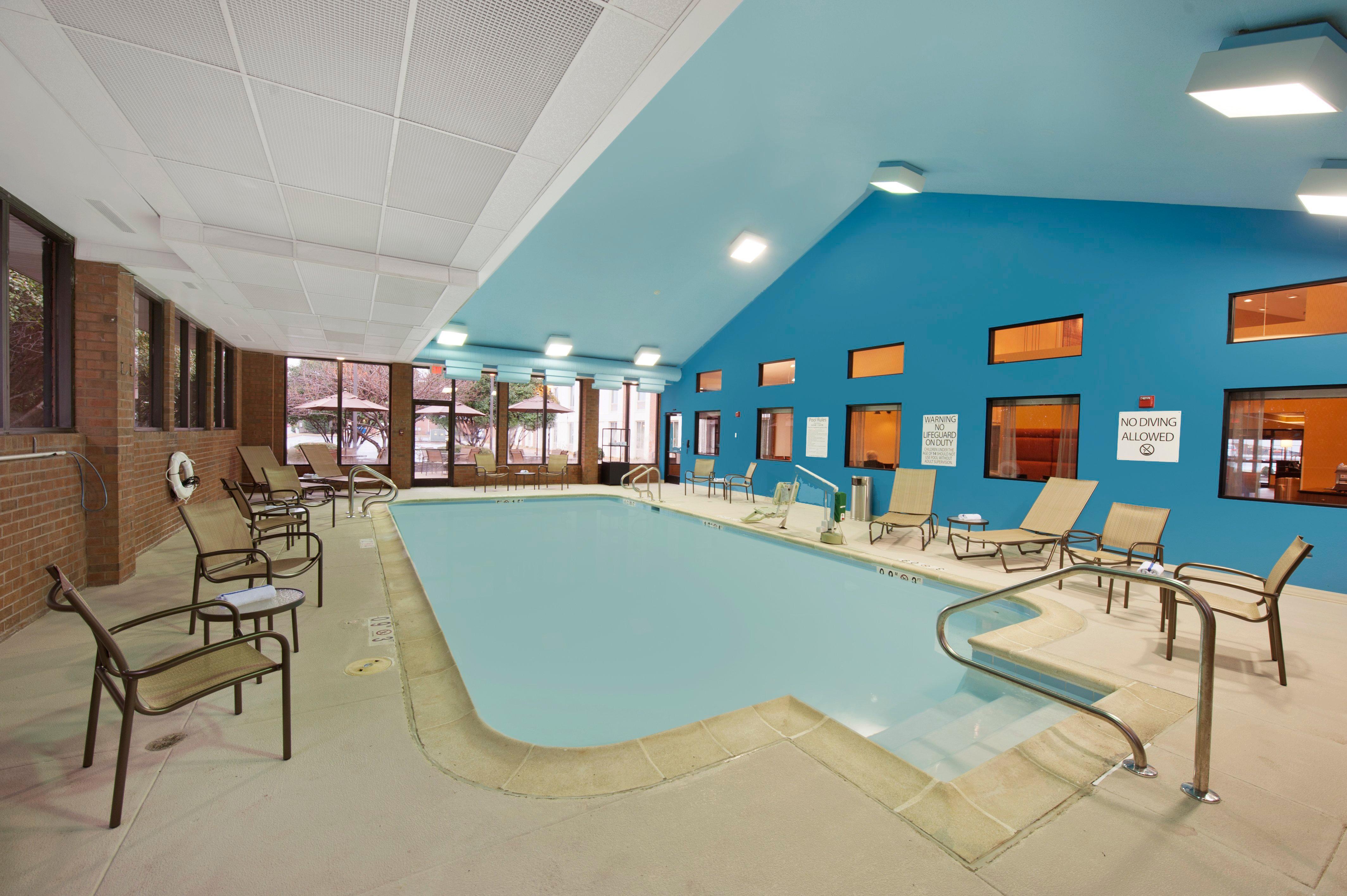 Holiday Inn Express Fredericksburg - Southpoint By Ihg Exterior foto