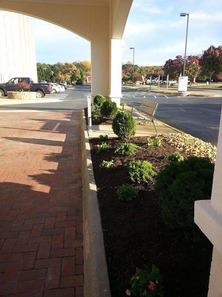 Holiday Inn Express Fredericksburg - Southpoint By Ihg Exterior foto